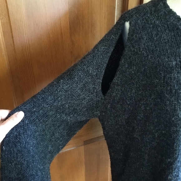 Cheap Monday Wool Blend Oversized Chunky Sweater With Cutouts Charcoal Grey - Picture 4 of 5